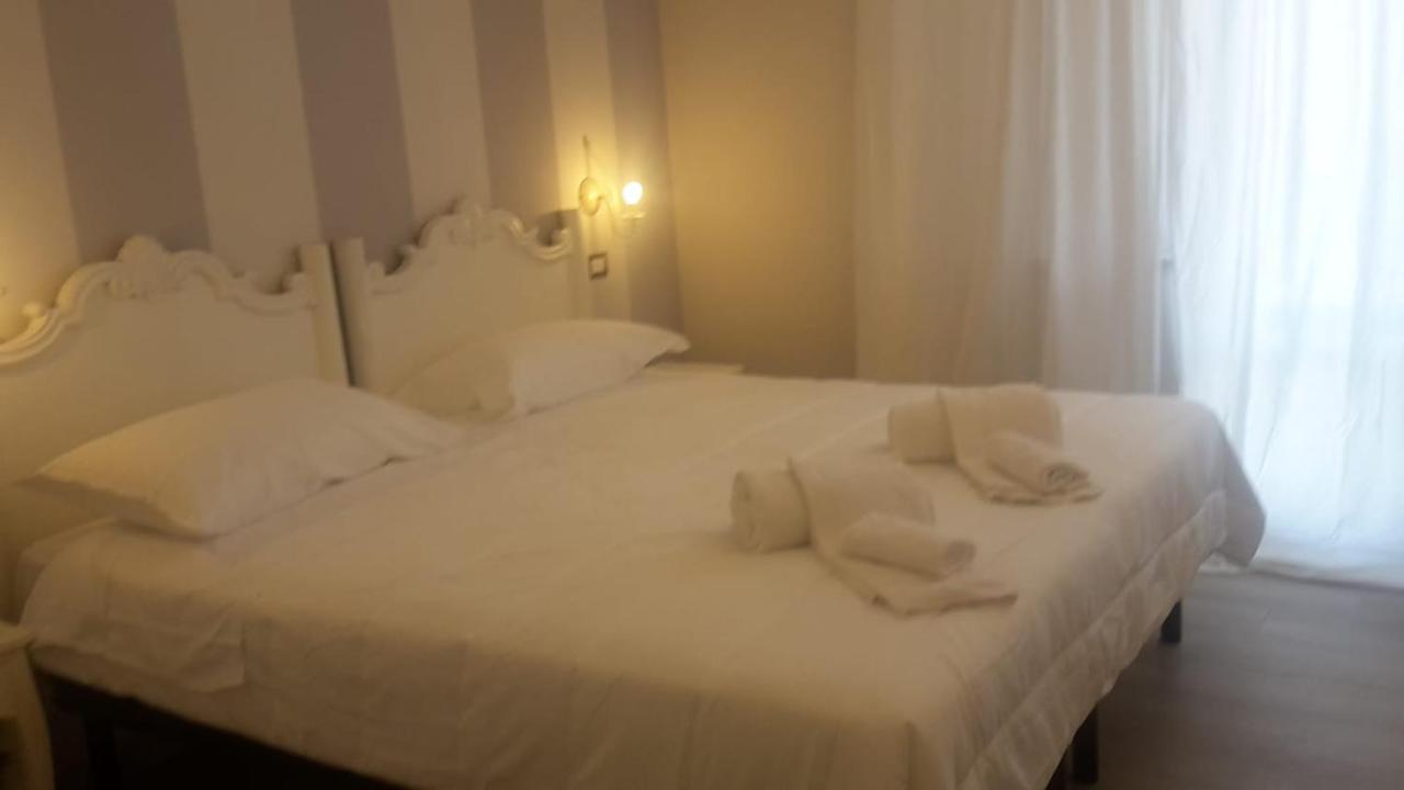 Brezza Marina Bed & Breakfast Марина ди Карара Екстериор снимка