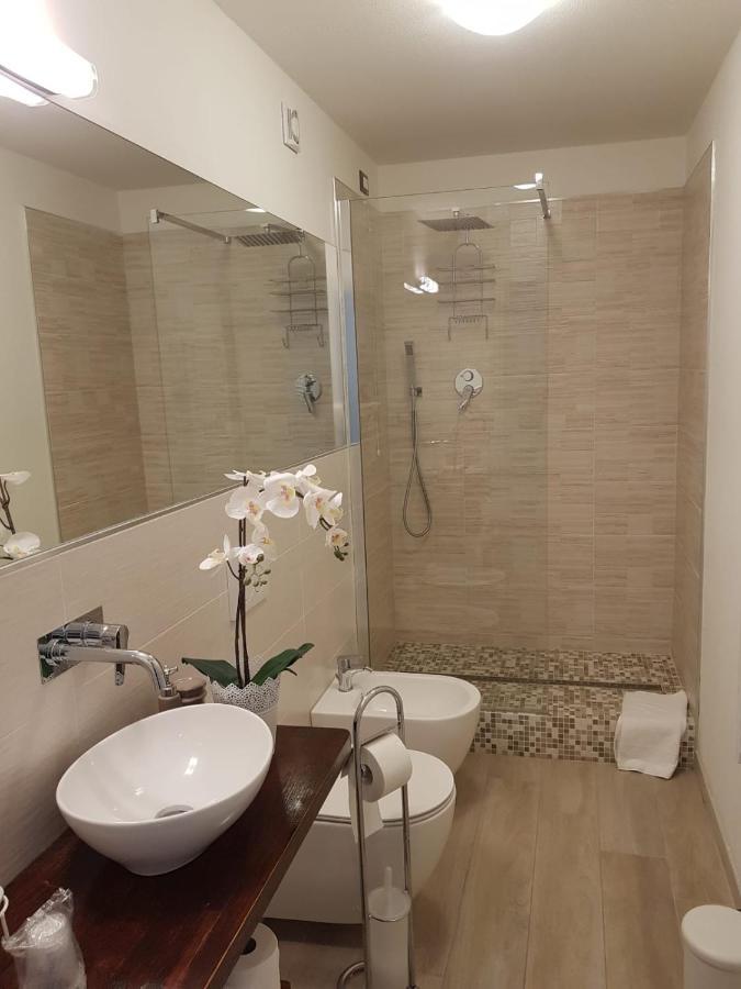 Brezza Marina Bed & Breakfast Марина ди Карара Екстериор снимка